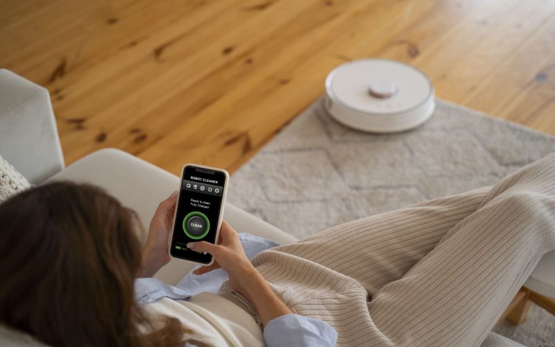 robotic-wireless-vacuum-cleaner-control-by-smartphone-app (1) (1)